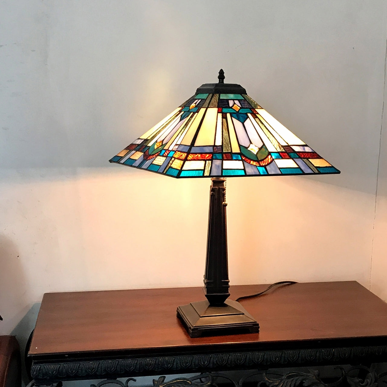 CH1T190BM16-TL2 Table Lamp